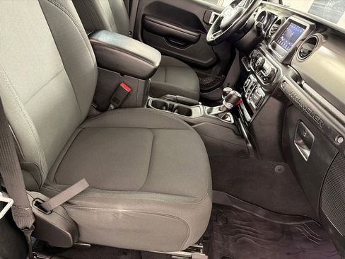 Used 2021 Jeep Wrangler Sport image 22