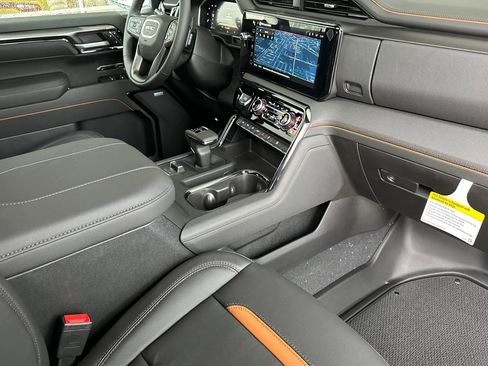 New 2026 GMC Sierra 1500 AT4 w/ LPO, Black Badging Package image 16