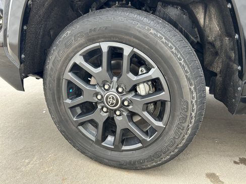 Used 2023 Toyota Tundra Platinum image 10