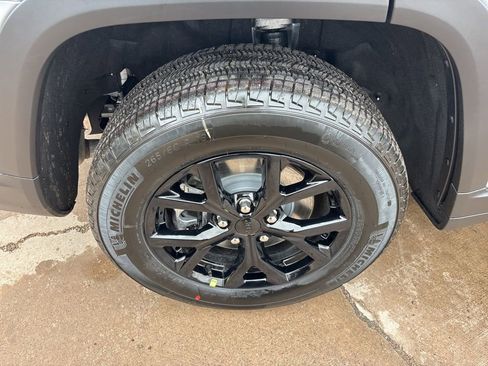 New 2025 Jeep Grand Cherokee L Altitude RWD image 11