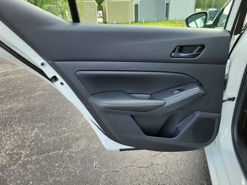 Used 2025 Nissan Altima 2.5 SV FWD image 21