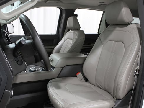 Used 2021 Ford Expedition Limited image 6