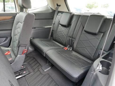 Certified 2024 Volkswagen Atlas SE AWD/4WD image 18