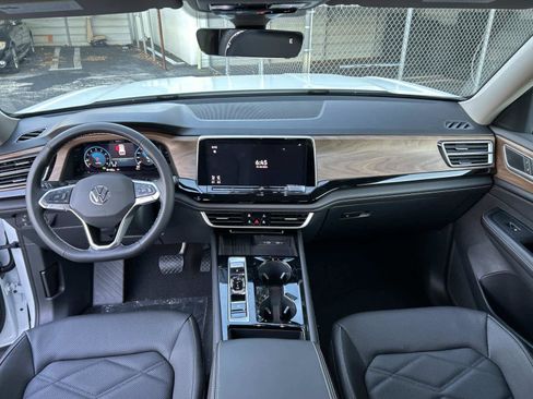 New 2026 Volkswagen Atlas SE image 14