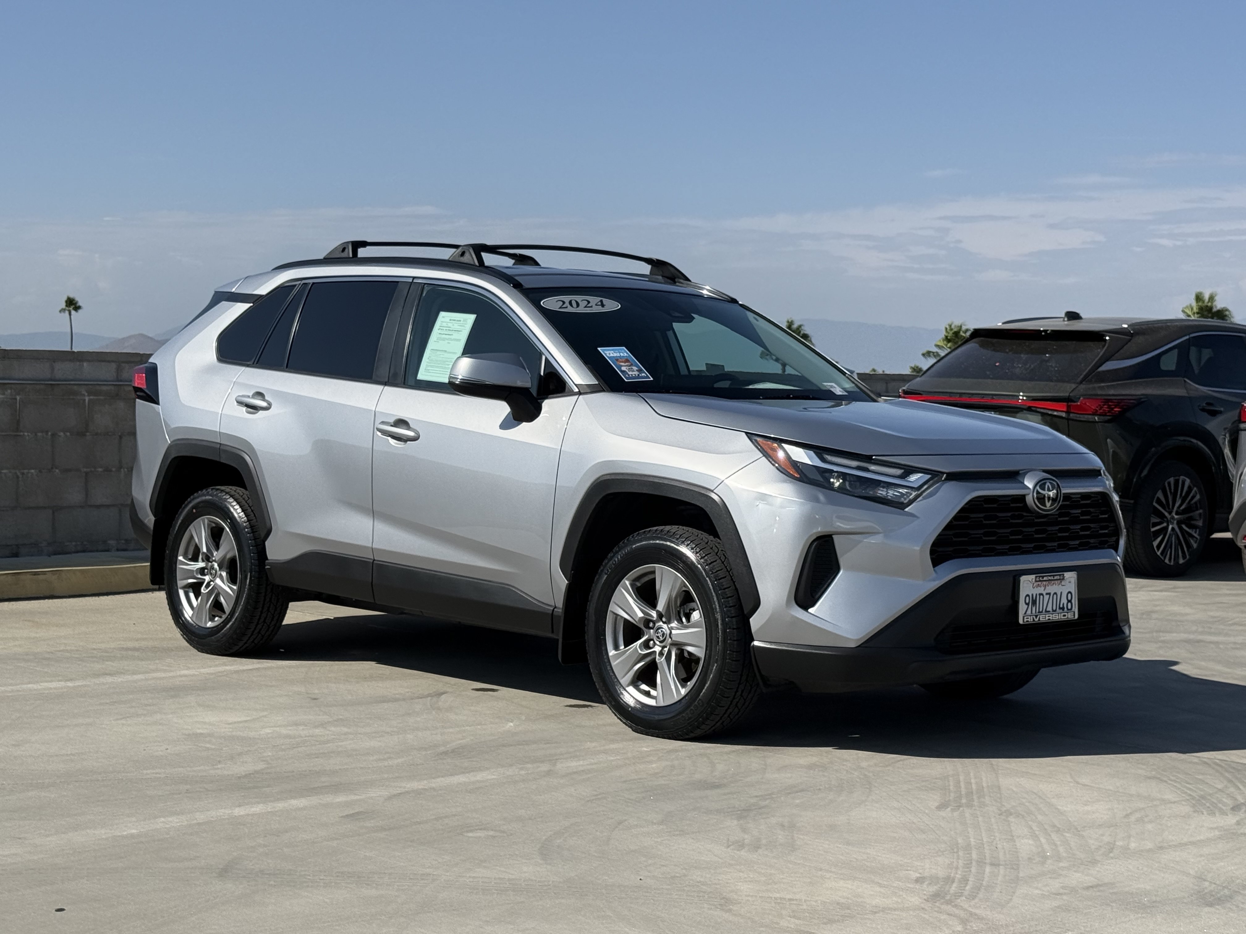 Used 2024 Toyota RAV4 XLE FWD image 2