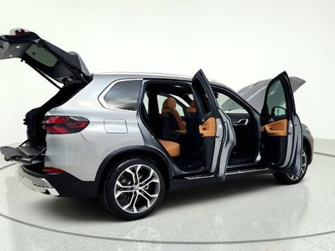 Used 2025 BMW X5 sDrive40i w/ Parking Assistance Package RWD image 19