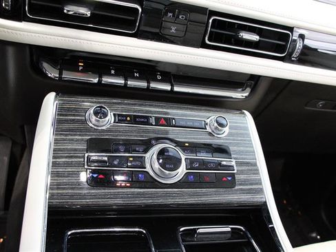 Used 2023 Lincoln Aviator Black Label w/ Class IV Trailer Tow Package image 28