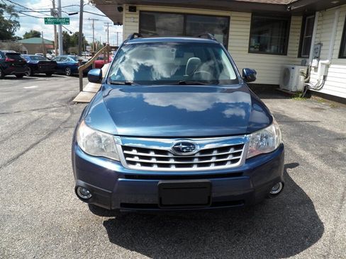 Used 2013 Subaru Forester 2.5X Premium w/ All-Weather Plus Pkg AWD/4WD image 5