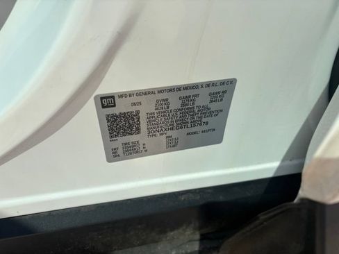 Used 2026 Chevrolet Equinox LT w/ Safety and Technology Package FWD image 17