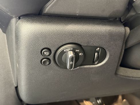 Used 2024 MINI Cooper 4-Door Hardtop FWD image 15