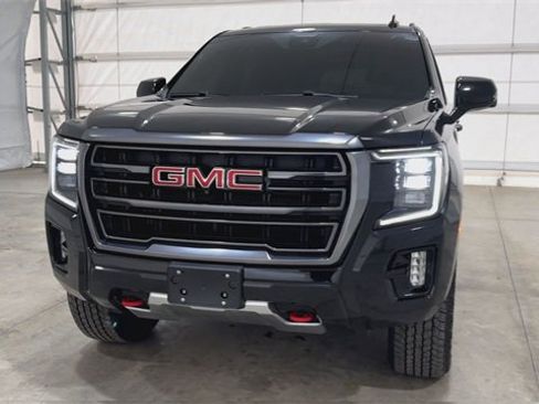 Used 2024 GMC Yukon AT4 w/ Technology Package image 3