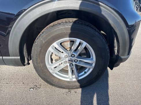 Used 2022 Ford Explorer XLT w/ Equipment Group 202A image 11