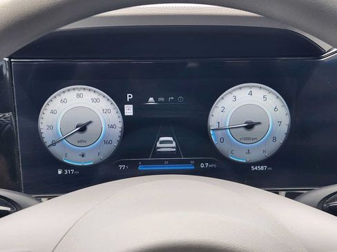 Used 2024 Hyundai Elantra SEL FWD image 15