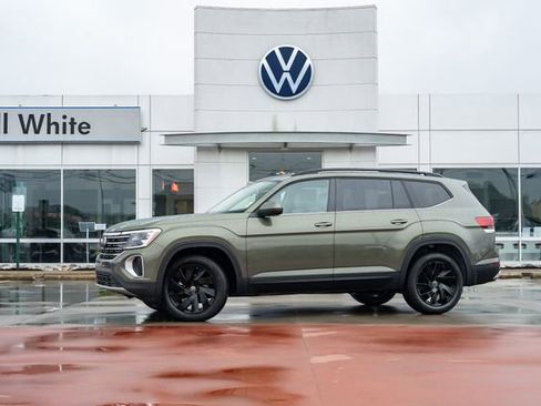 New 2026 Volkswagen Atlas SE FWD image 1