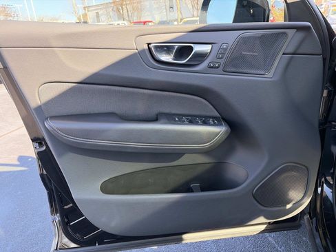 Certified 2023 Volvo XC60 B5 Ultimate w/ Climate Package image 16