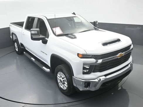 Used 2024 Chevrolet Silverado 2500 LT w/ Convenience Package image 59