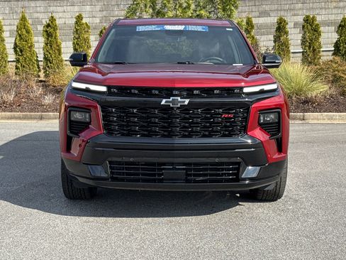 Used 2024 Chevrolet Traverse RS image 3