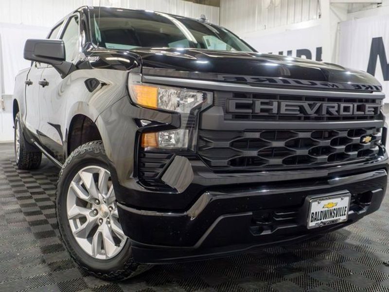 Certified 2022 Chevrolet Silverado 1500 Custom image 1
