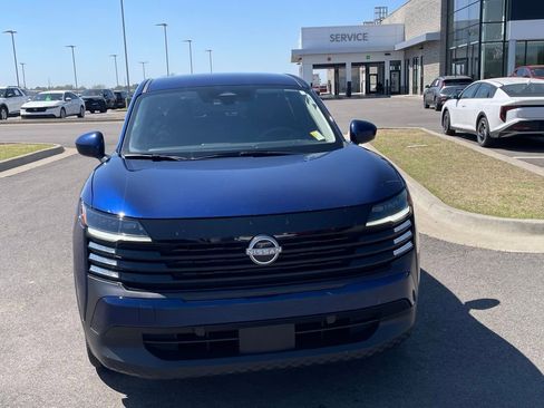 Used 2025 Nissan Kicks SV image 2