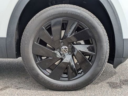 New 2026 Volkswagen Atlas SE FWD image 10