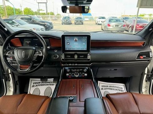 Used 2020 Lincoln Navigator L Reserve w/ Luxury Package image 40
