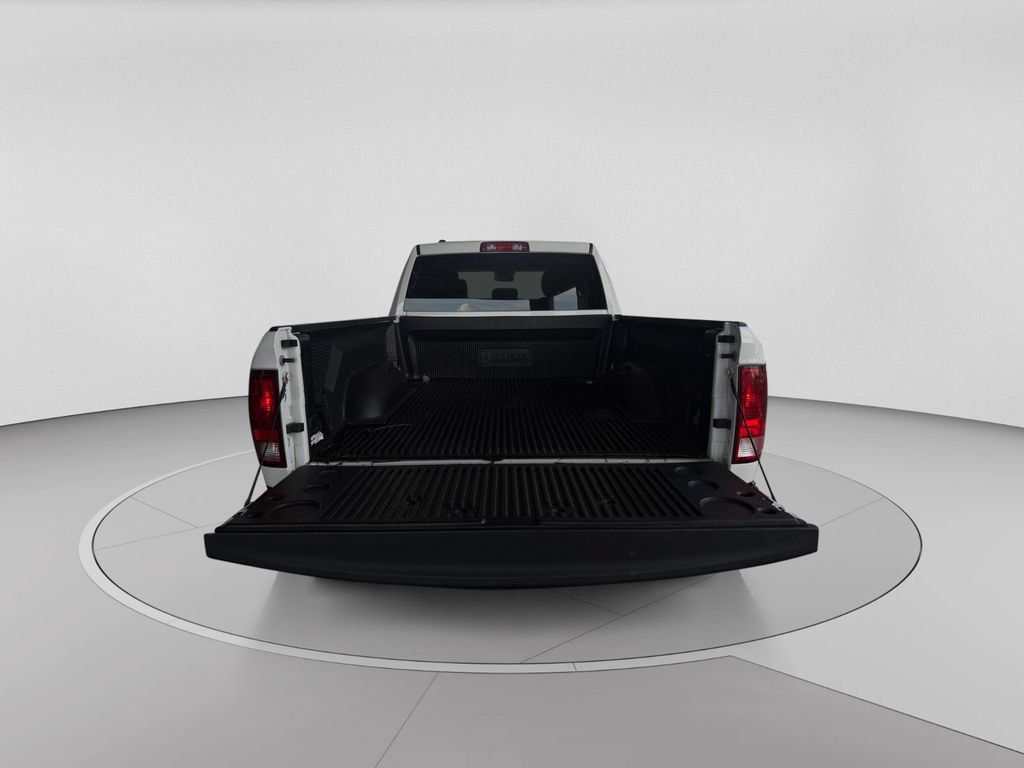 Used 2024 RAM 1500 Classic SLT AWD/4WD image 28
