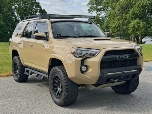 Used 2016 Toyota 4Runner TRD Pro AWD/4WD image 11