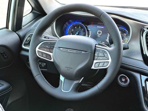 New 2027 Chrysler Pacifica Select FWD image 27