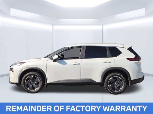 Used 2025 Nissan Rogue SV w/ SV Premium Package FWD image 2
