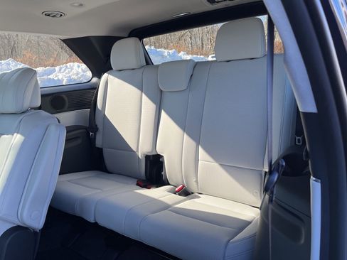 Used 2026 Hyundai Palisade Calligraphy image 15