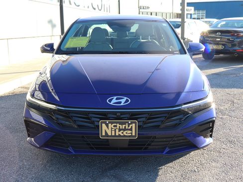 Used 2024 Hyundai Elantra Limited image 2