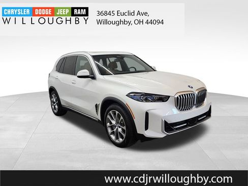 Used 2026 BMW X5 xDrive50e w/ Climate Comfort Package AWD/4WD image 3