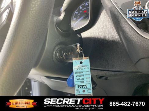 Used 2025 Toyota Corolla LE FWD image 17
