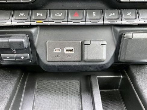 Used 2022 Chevrolet Silverado 1500 High Country image 17