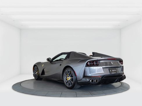 Used 2022 Ferrari 812 GTS RWD image 3