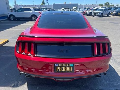 Used 2017 Ford Mustang GT Premium w/ Black Accent Package RWD image 9
