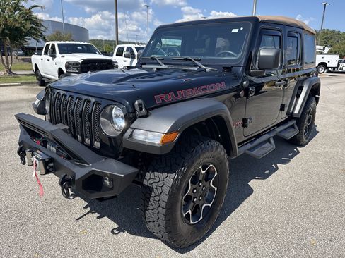 Used 2023 Jeep Wrangler Unlimited Rubicon AWD/4WD image 3