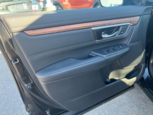 Used 2022 Honda CR-V Touring image 17