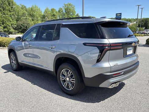 New 2026 Chevrolet Traverse LT w/ Driver Confidence Package FWD image 5