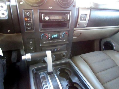 Used 2003 HUMMER H2 w/ Preferred Equipment Group image 7