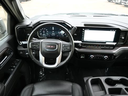 Used 2024 GMC Sierra 1500 SLT image 15