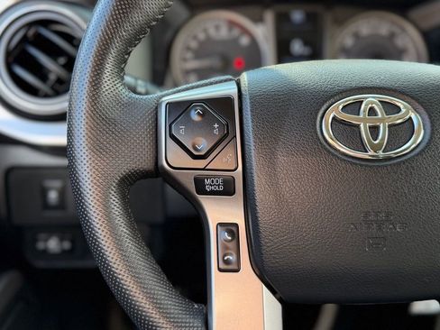 Used 2022 Toyota Tacoma SR5 image 10