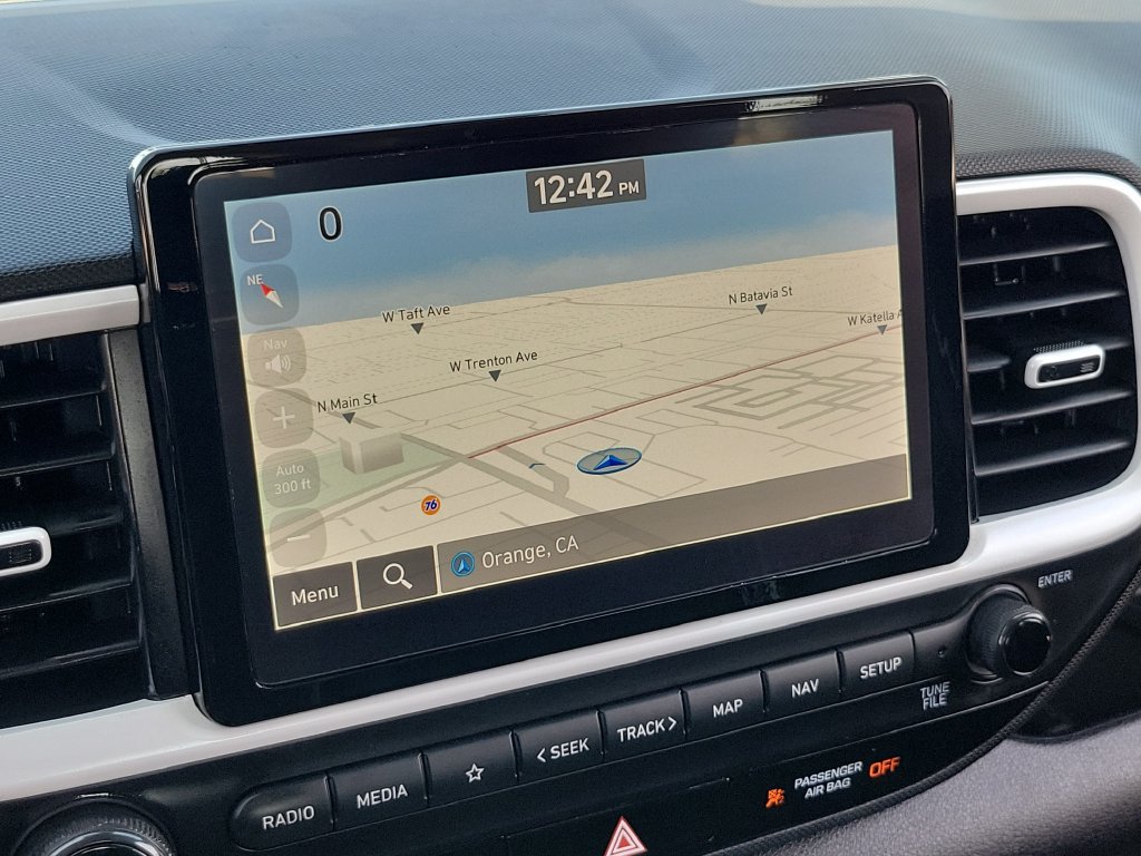 Used 2023 Hyundai Venue Limited FWD image 11