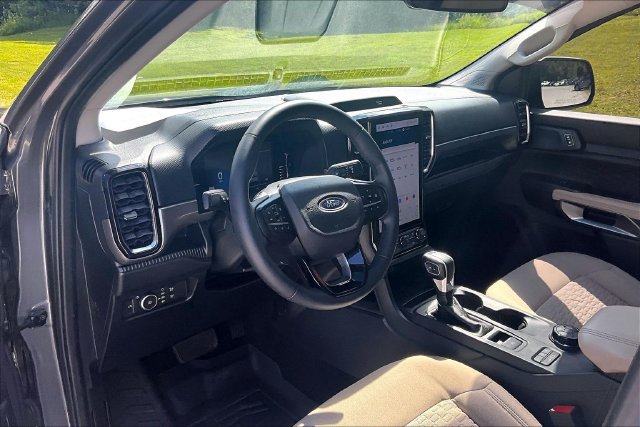 Used 2024 Ford Ranger XLT w/ Technology Package AWD/4WD image 11