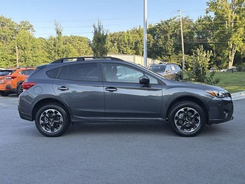 Used 2022 Subaru Crosstrek 2.0i Premium w/ Moonroof Package AWD/4WD image 2
