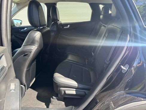 Used 2025 Ford Escape SE FWD image 25
