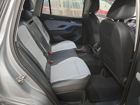 New 2026 Volkswagen Tiguan SE FWD image 18
