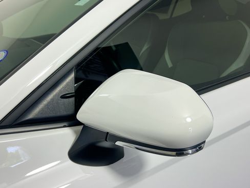 Used 2025 Toyota Camry SE FWD image 34