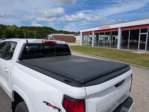 Used 2024 Chevrolet Colorado LT w/ LT Convenience Package AWD/4WD image 13