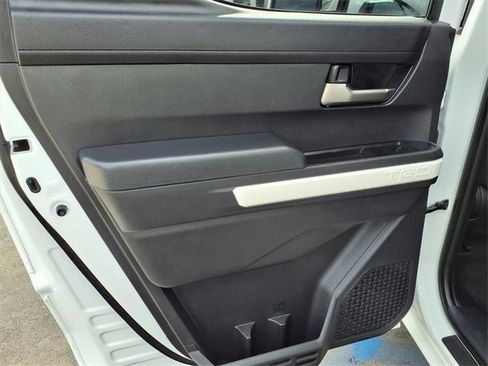 Used 2024 Toyota Tacoma TRD Off-Road image 8